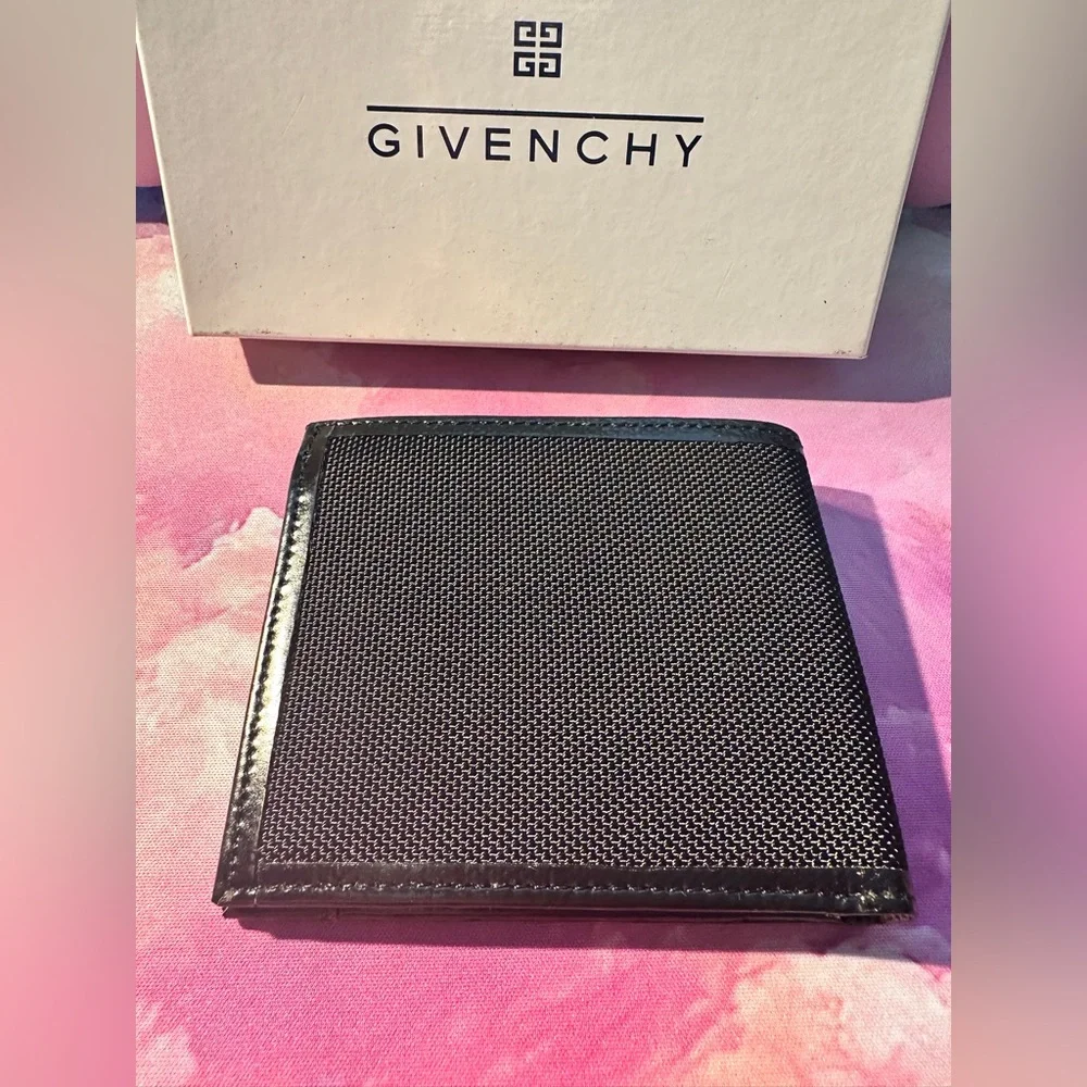 Givenchy Men’s Bifold (NWOT/Vintage; Black)